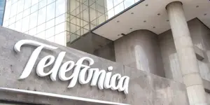 Telefônica Convoca Reunião para Deliberar sobre Reagrupamento de Ações